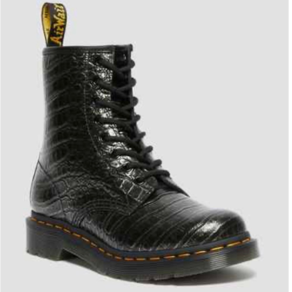 Dr. Martens 1460 women’s size 8 croc embossed leather lace up boots